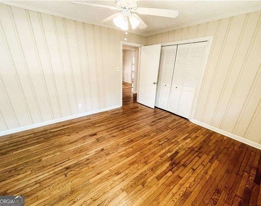116 Indian Trail - Photo Thumbnail 11