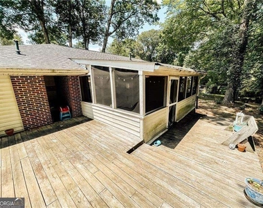 116 Indian Trail - Photo Thumbnail 23