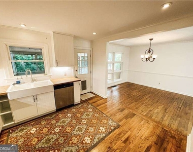 116 Indian Trail - Photo Thumbnail 5