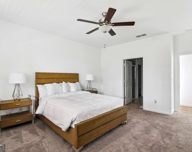 1728 Tolstoy Lane - Photo Thumbnail 5