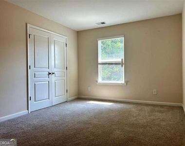 220 Stone Park Drive - Photo Thumbnail 23