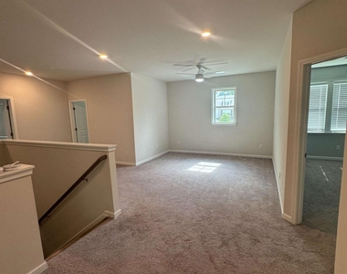 719 Saffron Boulevard - Photo Thumbnail 8