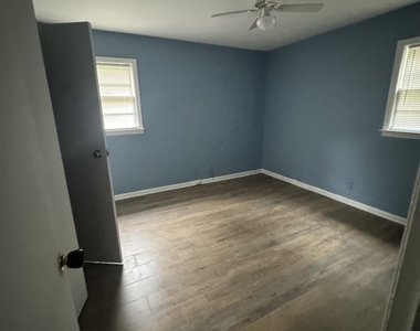 4300 Essex Road - Photo Thumbnail 8