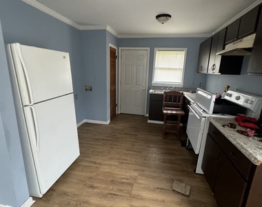 2117 Knightsbridge Road - Photo Thumbnail 3
