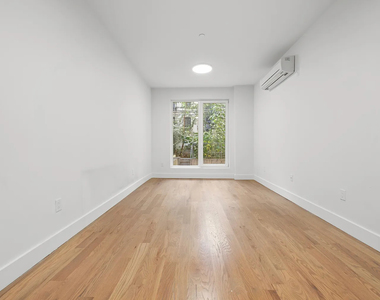 56 East 21st Street - Photo Thumbnail 2