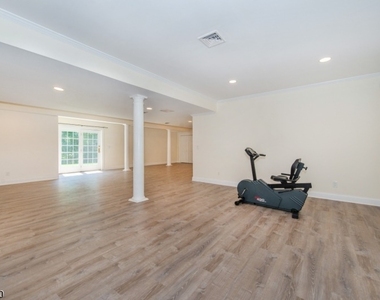 5 Savannah Court - Photo Thumbnail 18