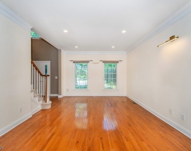 5 Savannah Court - Photo Thumbnail 2