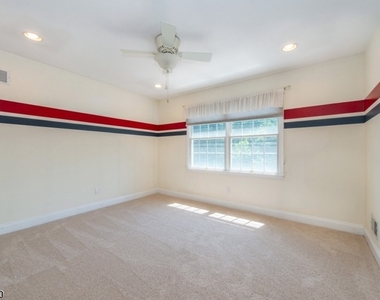 5 Savannah Court - Photo Thumbnail 14
