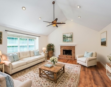 5 Savannah Court - Photo Thumbnail 6