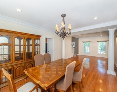 5 Savannah Court - Photo Thumbnail 4