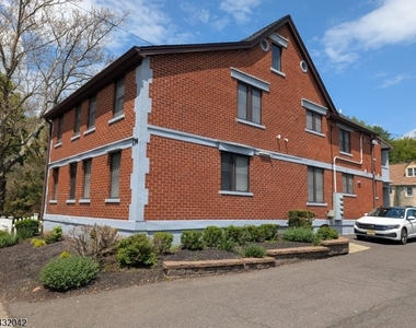 174 Snyder Ave - Photo Thumbnail 24