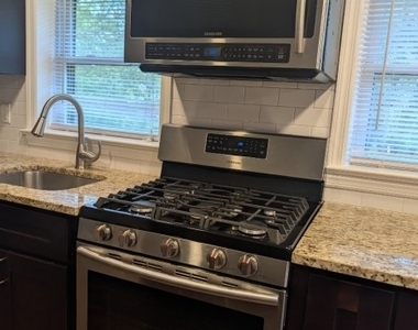 174 Snyder Ave - Photo Thumbnail 28