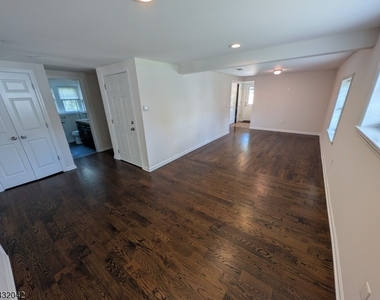 174 Snyder Ave - Photo Thumbnail 33