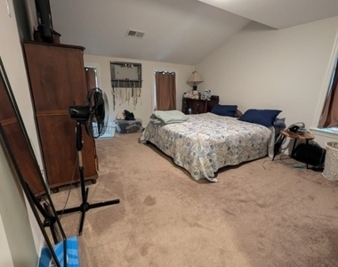 174 Snyder Ave - Photo Thumbnail 10