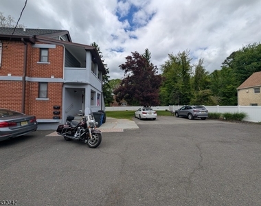 174 Snyder Ave - Photo Thumbnail 23