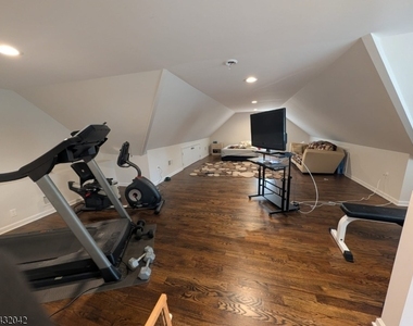 174 Snyder Ave - Photo Thumbnail 12
