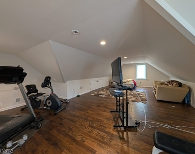 174 Snyder Ave - Photo Thumbnail 11