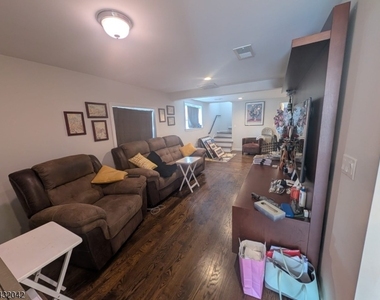 174 Snyder Ave - Photo Thumbnail 8