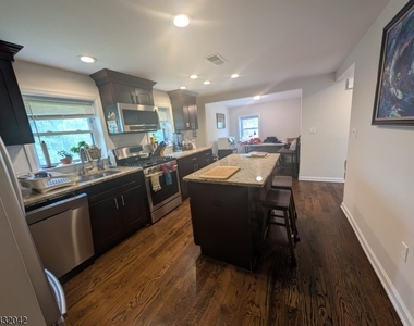 174 Snyder Ave - Photo Thumbnail 6