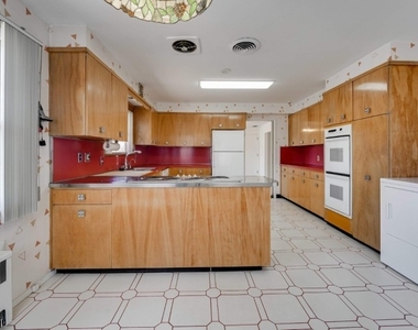17 Oxford Dr - Photo Thumbnail 8