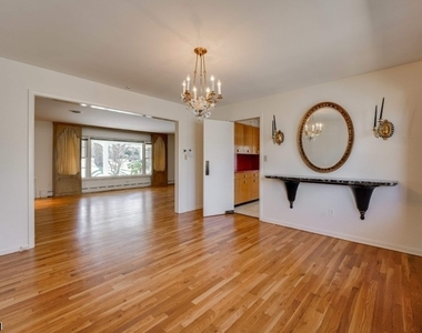 17 Oxford Dr - Photo Thumbnail 5