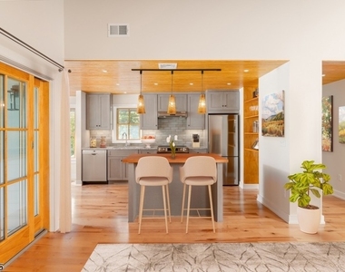 232 W Shore Dr - Photo Thumbnail 21