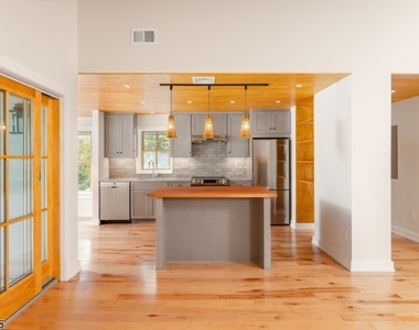 232 W Shore Dr - Photo Thumbnail 20