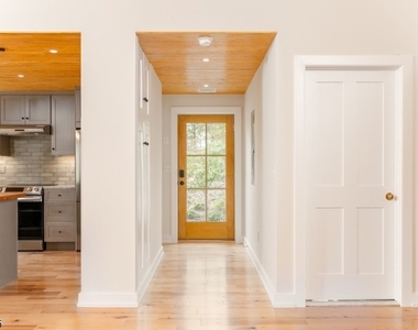 232 W Shore Dr - Photo Thumbnail 14