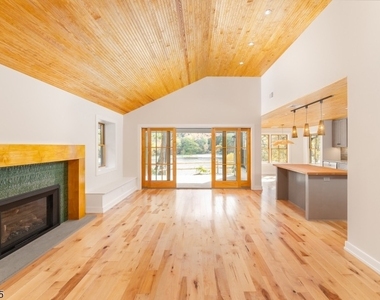 232 W Shore Dr - Photo Thumbnail 15