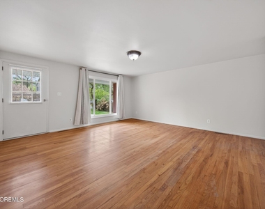 29 Demmert Avenue - Photo Thumbnail 6