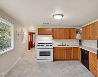 29 Demmert Avenue - Photo Thumbnail 10