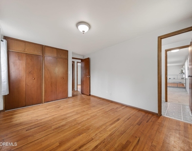 29 Demmert Avenue - Photo Thumbnail 12