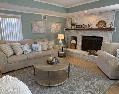102 W Colony Road - Photo Thumbnail 5