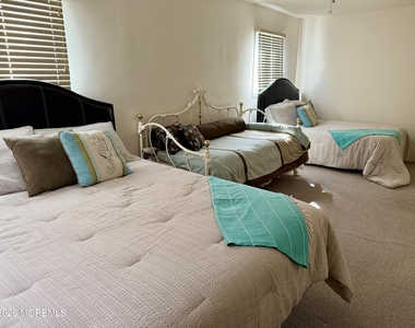 102 W Colony Road - Photo Thumbnail 11