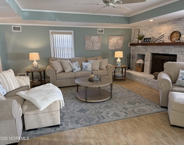 102 W Colony Road - Photo Thumbnail 4