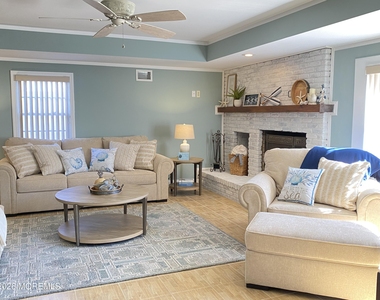 102 W Colony Road - Photo Thumbnail 7