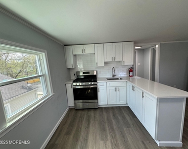 43 Parker Street - Photo Thumbnail 7