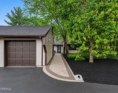 16 E Bluebell Lane - Photo Thumbnail 1