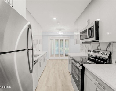 16 E Bluebell Lane - Photo Thumbnail 12