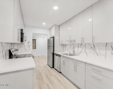 16 E Bluebell Lane - Photo Thumbnail 10