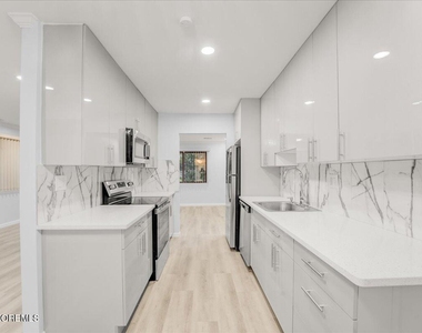 16 E Bluebell Lane - Photo Thumbnail 11