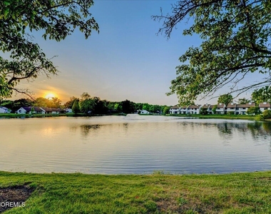 16 E Bluebell Lane - Photo Thumbnail 23