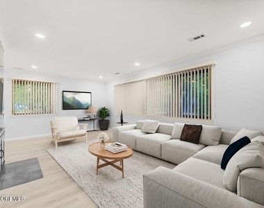 16 E Bluebell Lane - Photo Thumbnail 5