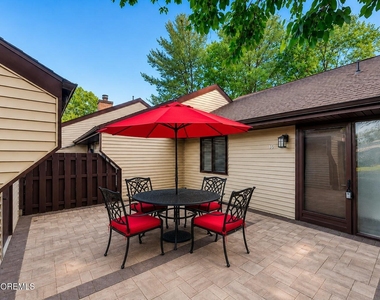 16 E Bluebell Lane - Photo Thumbnail 2