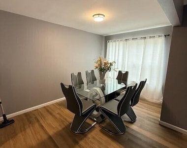 42 Diane Drive - Photo Thumbnail 5