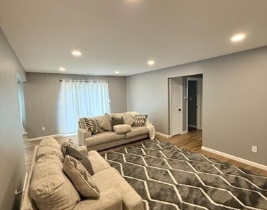 42 Diane Drive - Photo Thumbnail 1