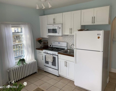 415 Sunset Avenue - Photo Thumbnail 5