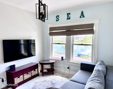 415 Sunset Avenue - Photo Thumbnail 6