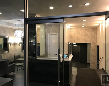East 56 Street - Photo Thumbnail 2