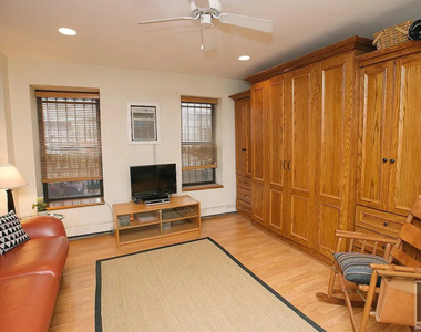 West 72 Street - Photo Thumbnail 3